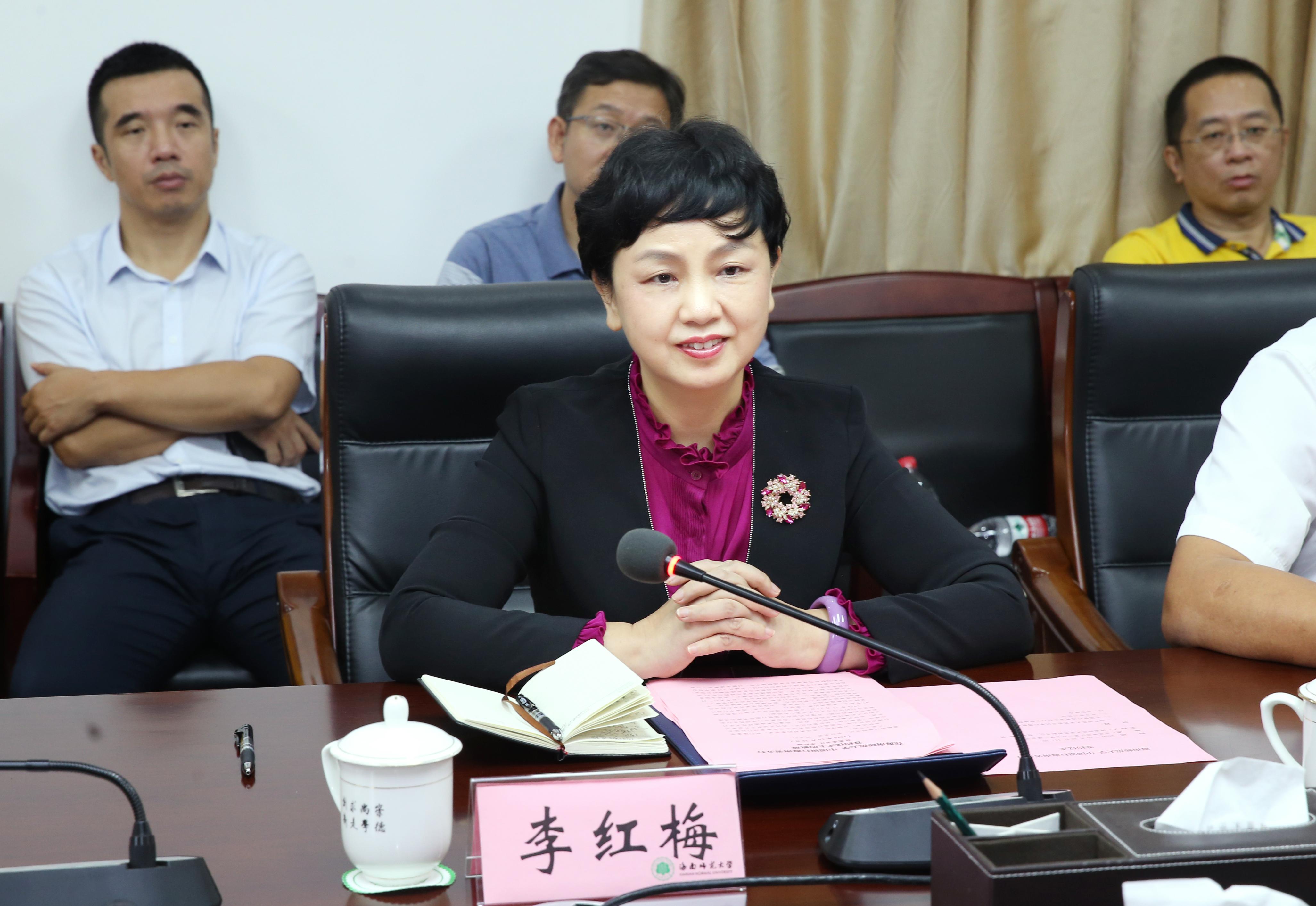 海南小巷，风情浓郁的角落掠影